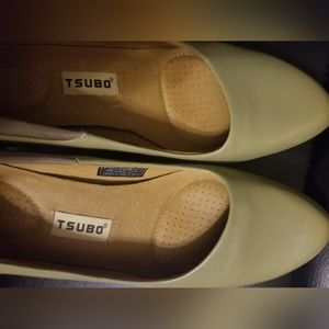 NWOT Tsubo shoes discontinued